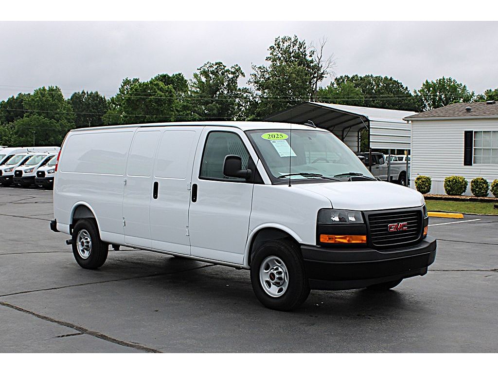2025 GMC Savana 2500