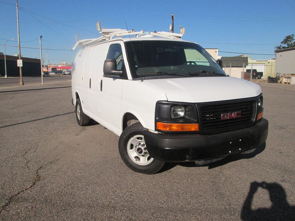 2015 GMC Savana Cargo Van RWD 2500 135"