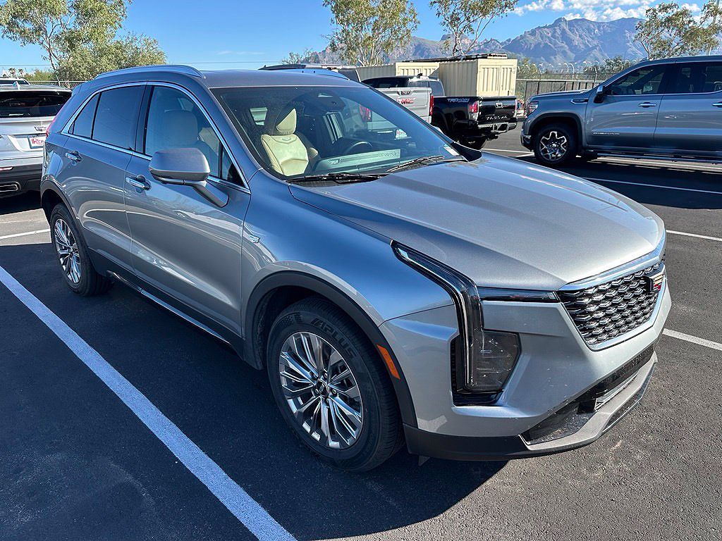 2025 Cadillac XT4 Premium Luxury