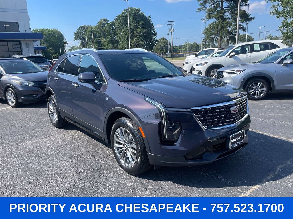2025 Cadillac XT4 Premium Luxury