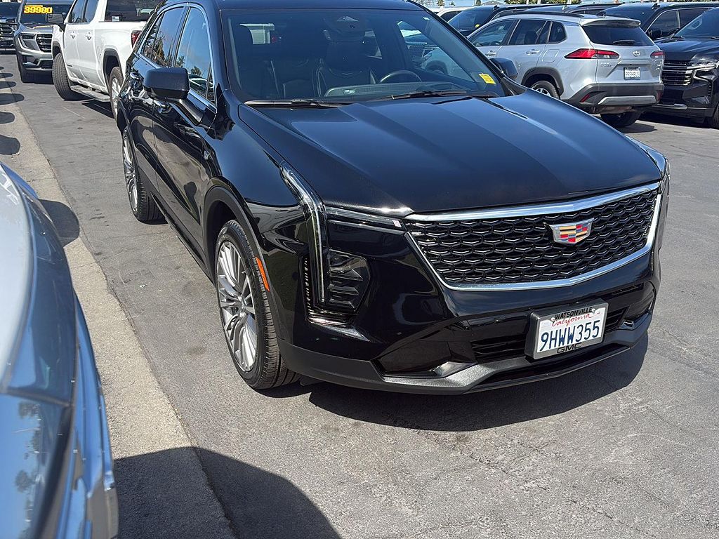 2024 Cadillac XT4 Premium Luxury