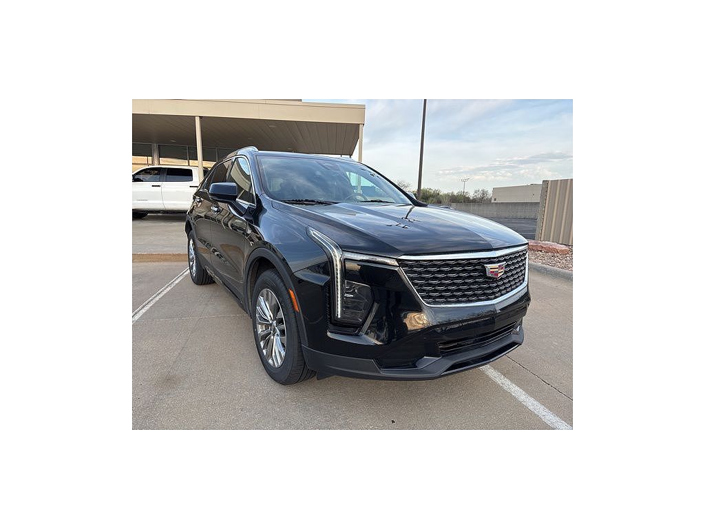 2025 Cadillac XT4 Premium Luxury