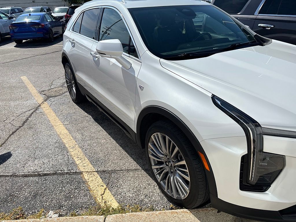 2024 Cadillac XT4 Premium Luxury