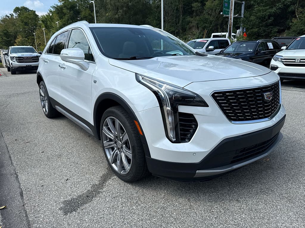 2023 Cadillac XT4 Premium Luxury
