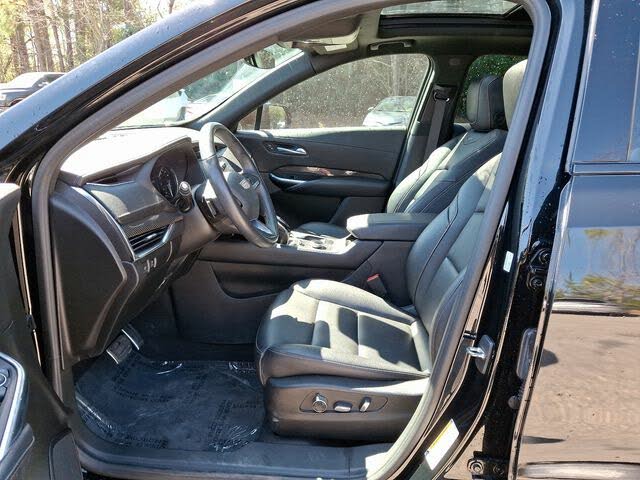 2023 Cadillac XT4 - 14