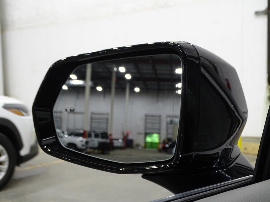 Vehicle Image 32 of 39 for 2021 Cadillac XT5