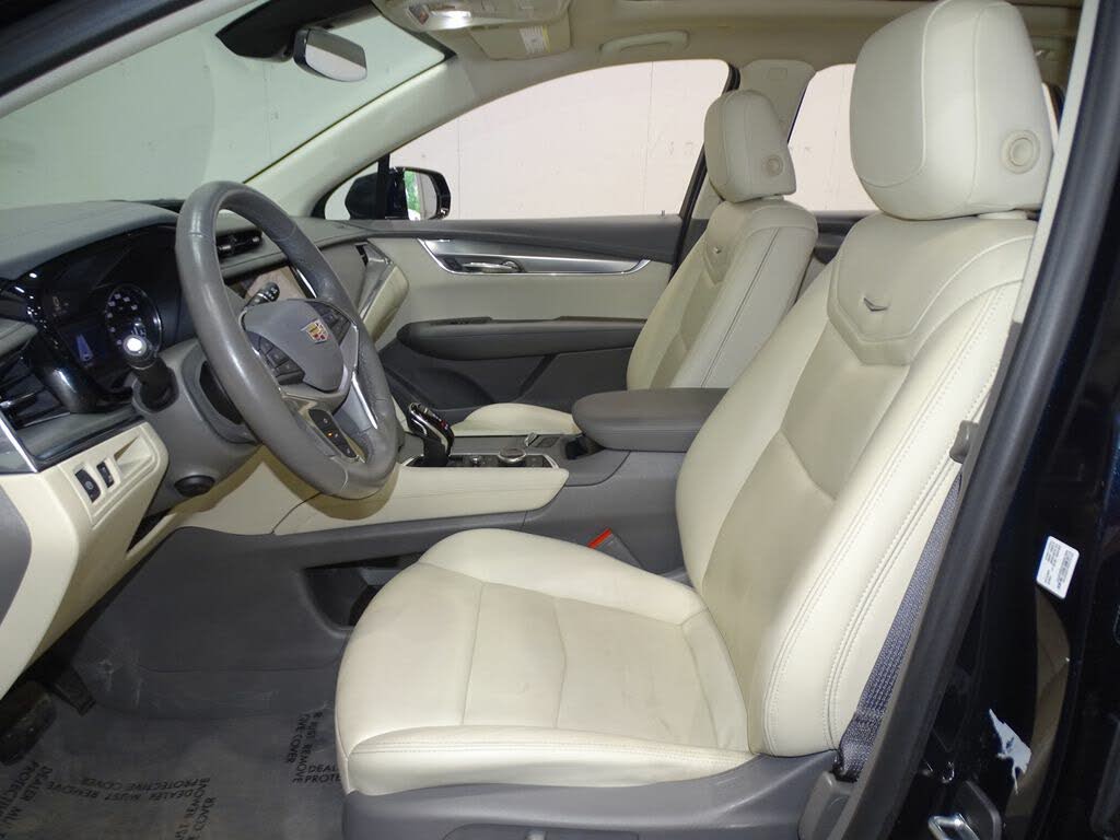 Vehicle Image 6 of 39 for 2021 Cadillac XT5