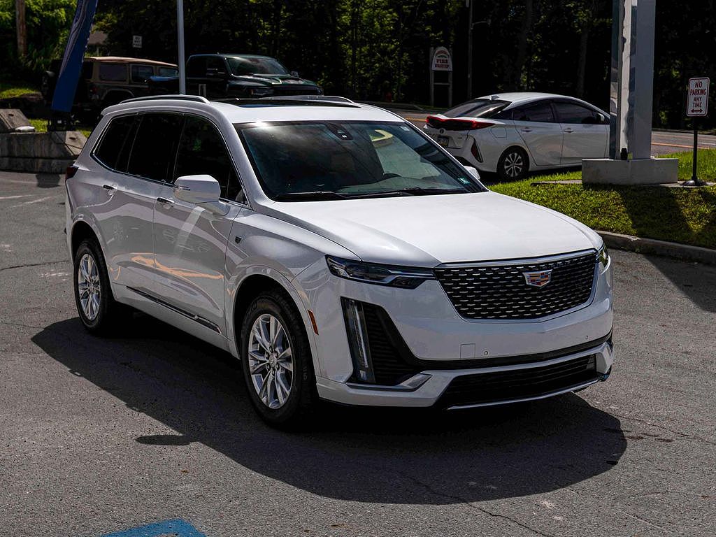 2024 CADILLAC XT6 Luxury