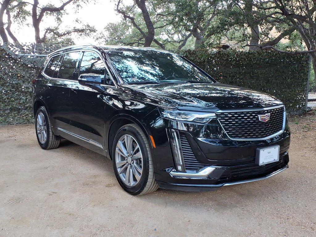 2025 Cadillac XT6 Premium Luxury