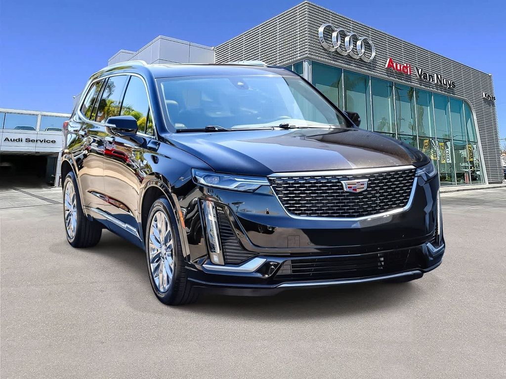 2023 Cadillac XT6 Premium Luxury