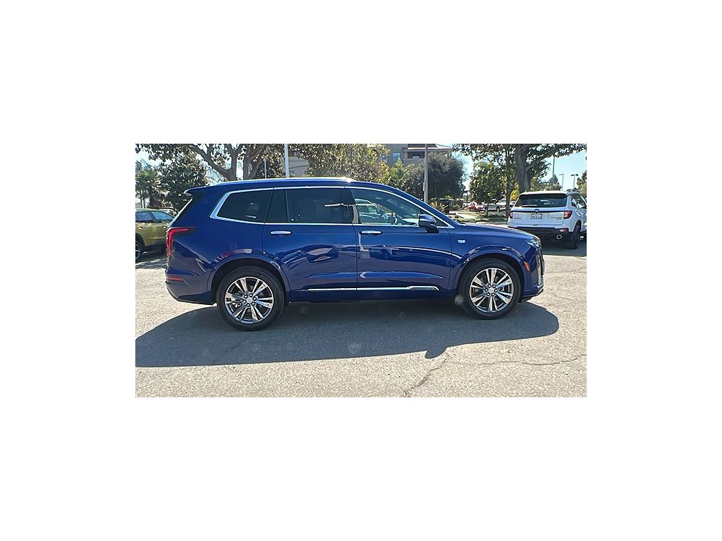 2025 Cadillac XT6 Premium Luxury