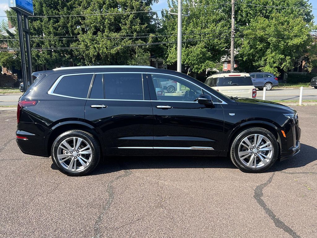 2025 Cadillac XT6 Premium Luxury