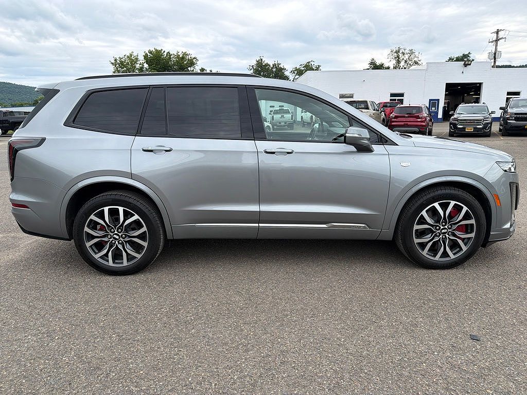 2025 Cadillac XT6 Sport