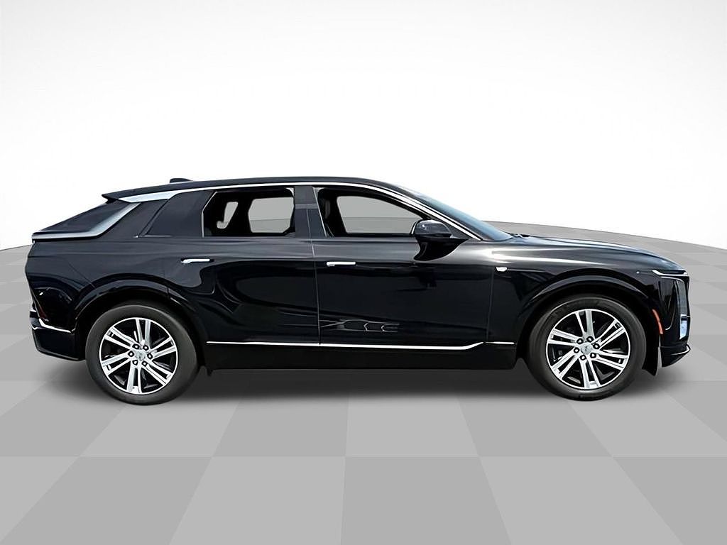 2024 Cadillac Lyriq Tech