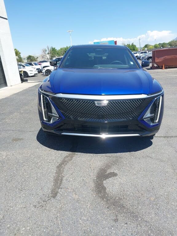 2024 Cadillac LYRIQ Luxury 1