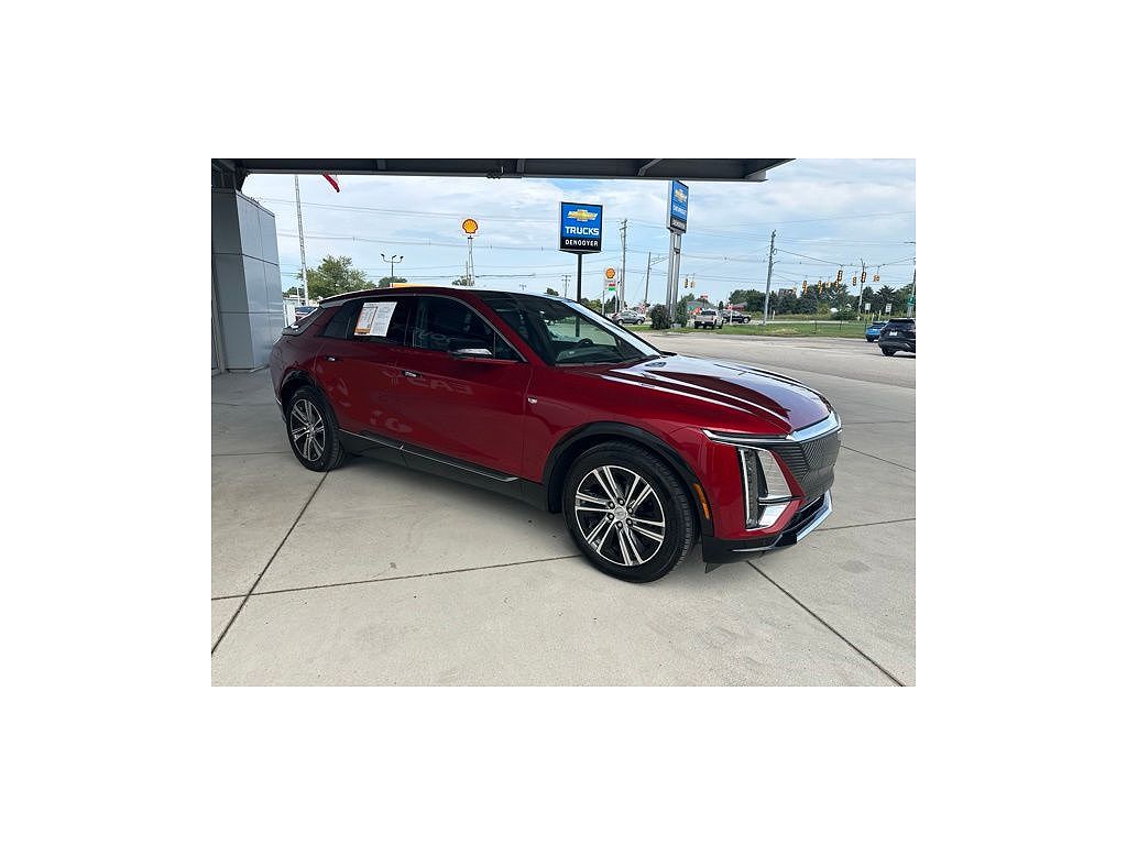 2024 Cadillac LYRIQ Luxury 1
