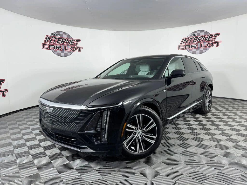 2024 Cadillac LYRIQ Luxury 1