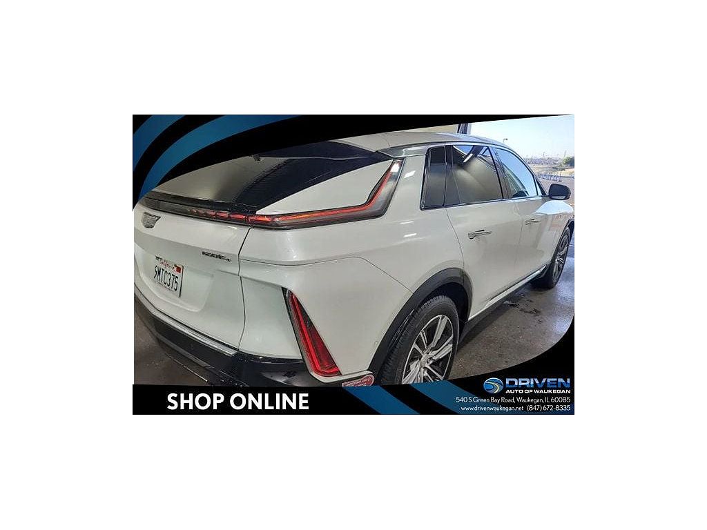 2024 Cadillac Lyriq Luxury 1