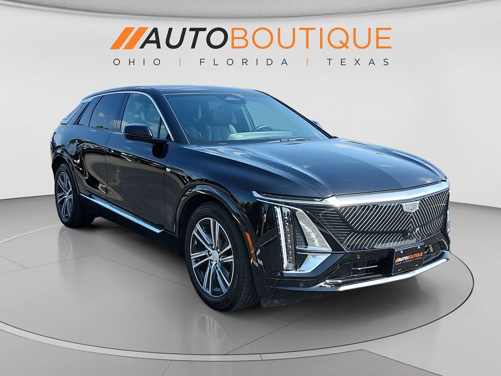 2024 Cadillac Lyriq Luxury 1