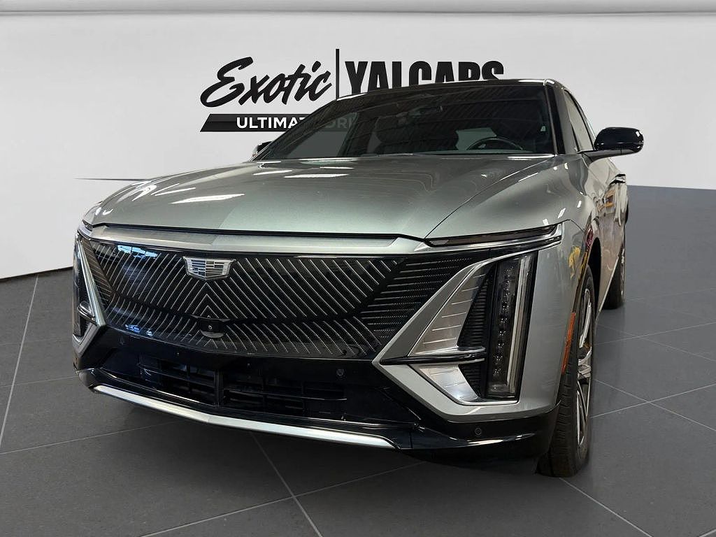 2024 Cadillac Lyriq Luxury 1