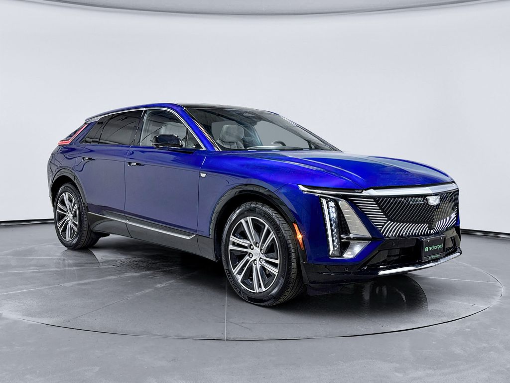 2024 Cadillac Lyriq Luxury 1