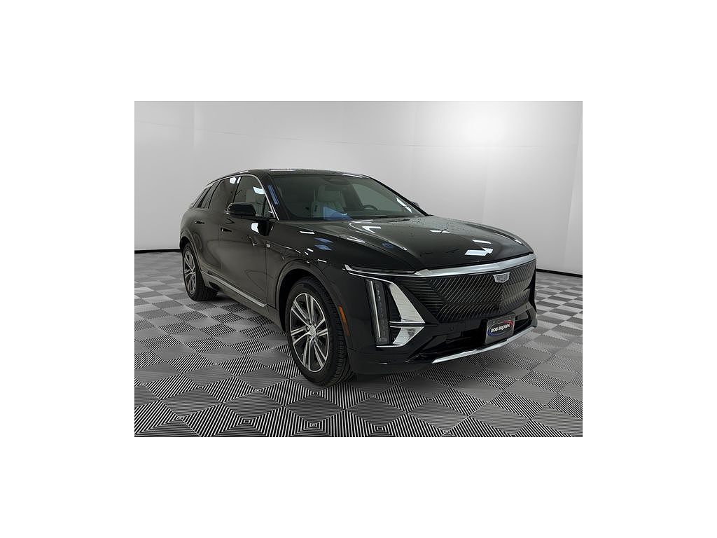 2024 Cadillac Lyriq Luxury 1