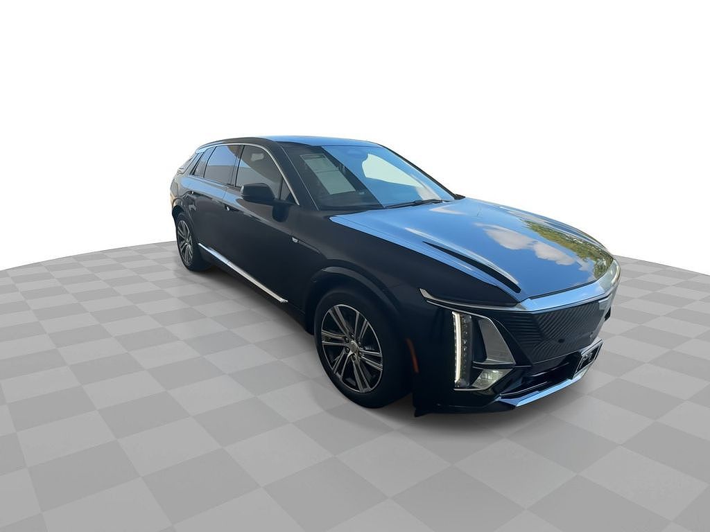 2024 Cadillac Lyriq Luxury 1