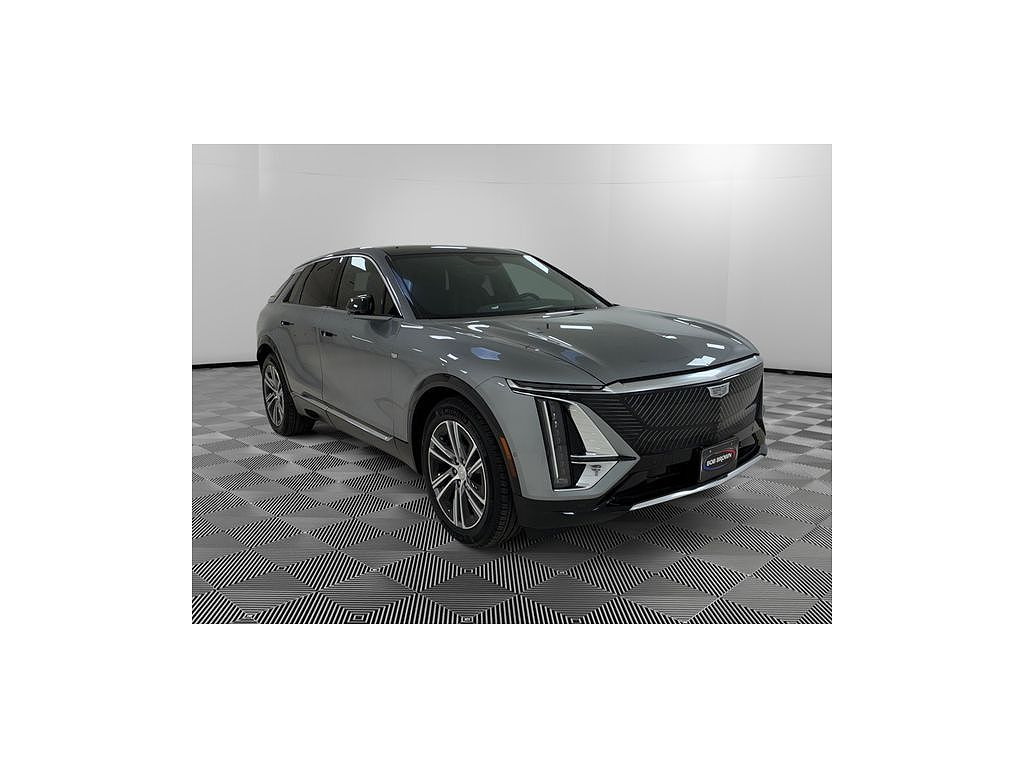 2024 Cadillac Lyriq Luxury 1