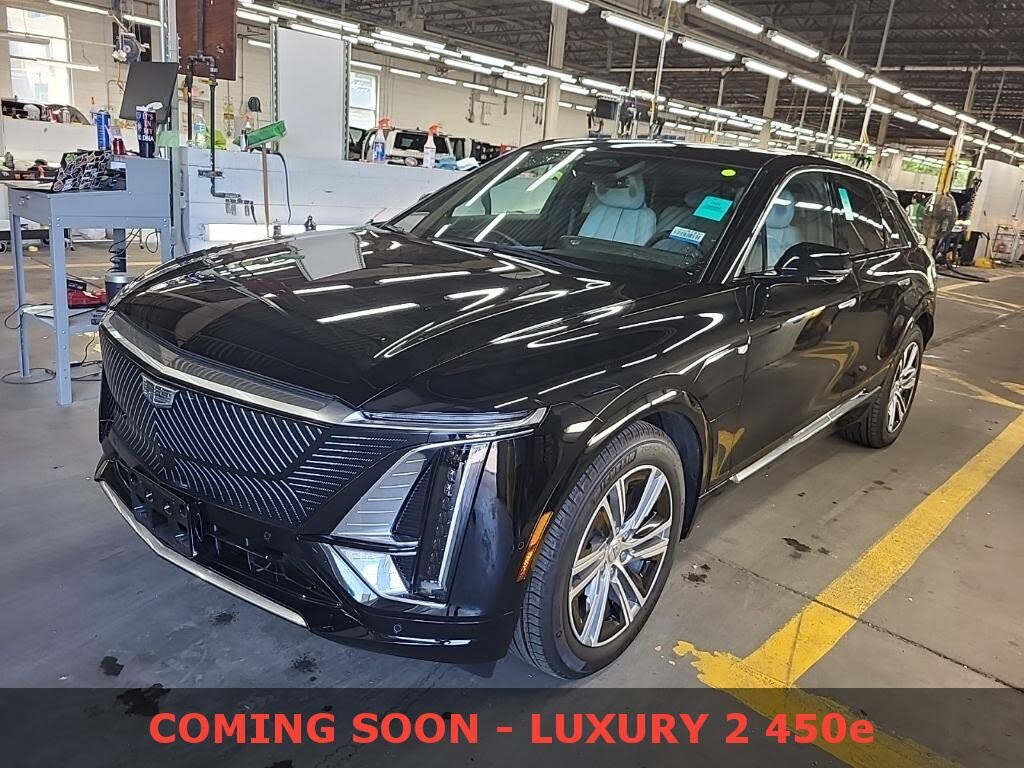2024 Cadillac LYRIQ Luxury 2
