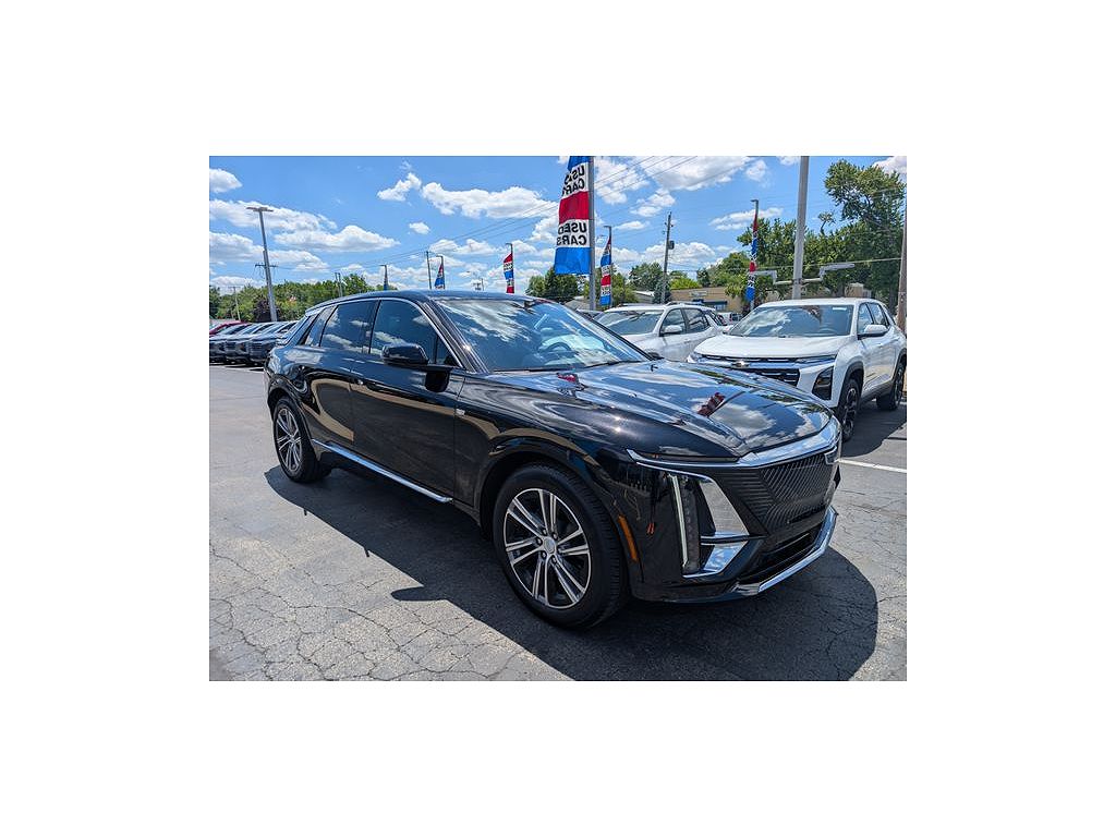 2024 Cadillac Lyriq Luxury 2