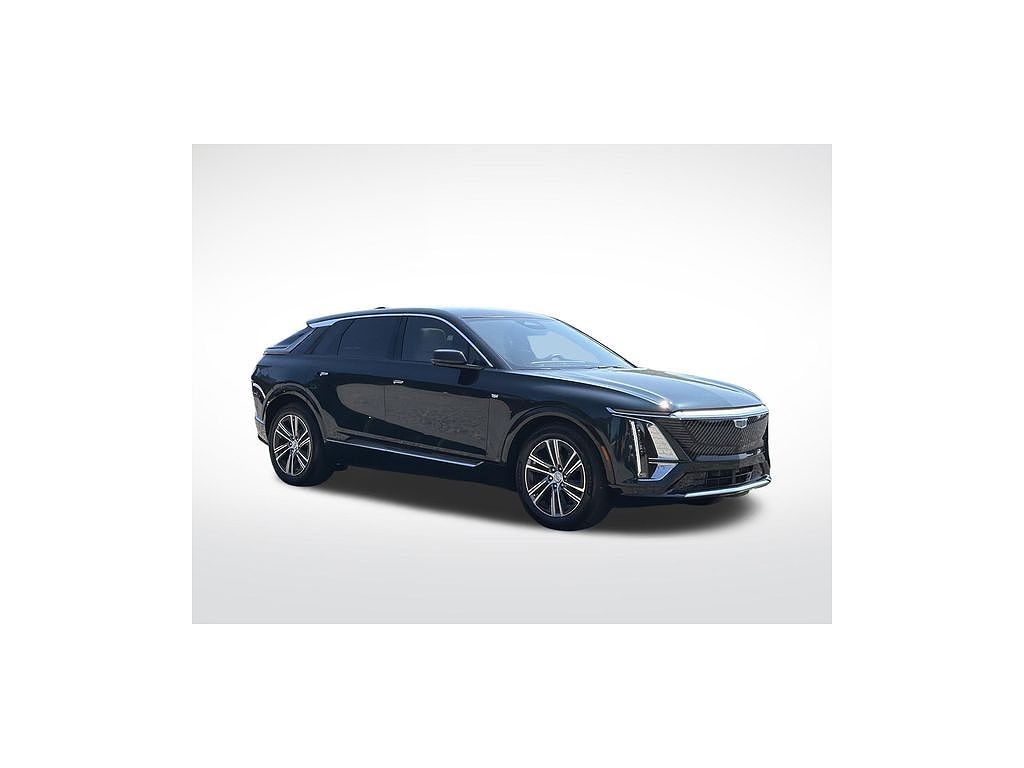 2024 Cadillac LYRIQ Luxury 2