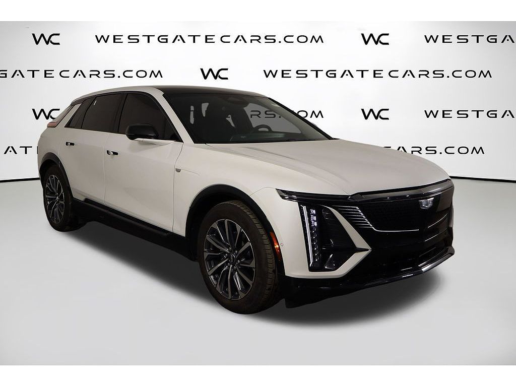 2024 Cadillac Lyriq Sport 1