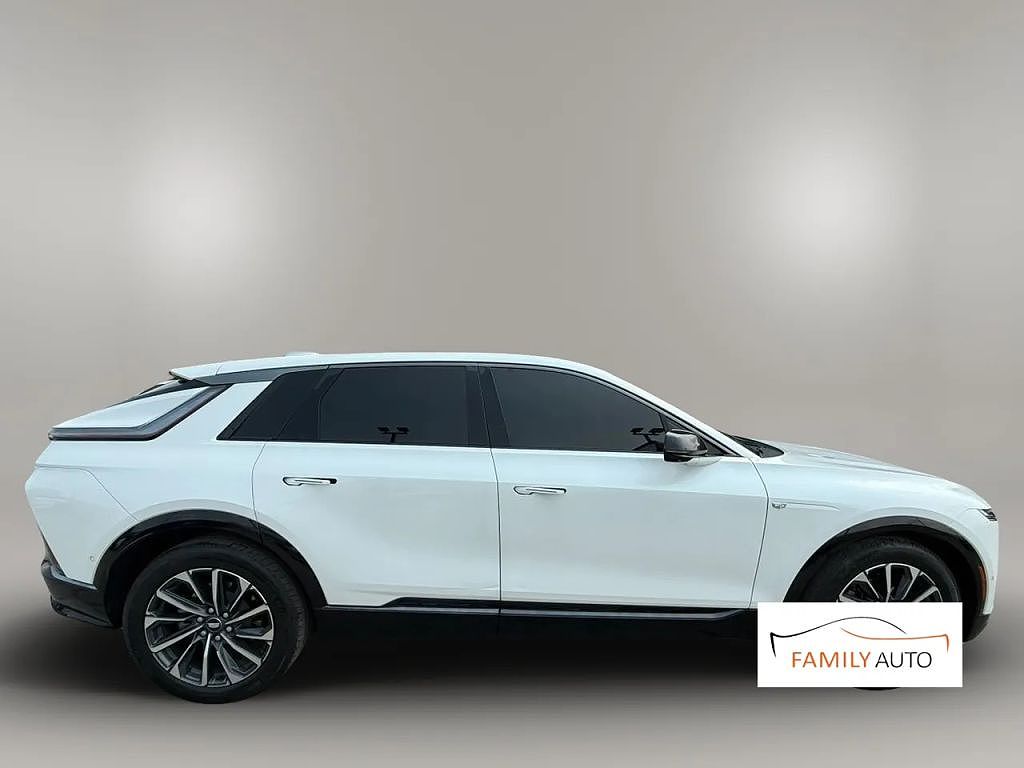2024 Cadillac Lyriq Sport 1