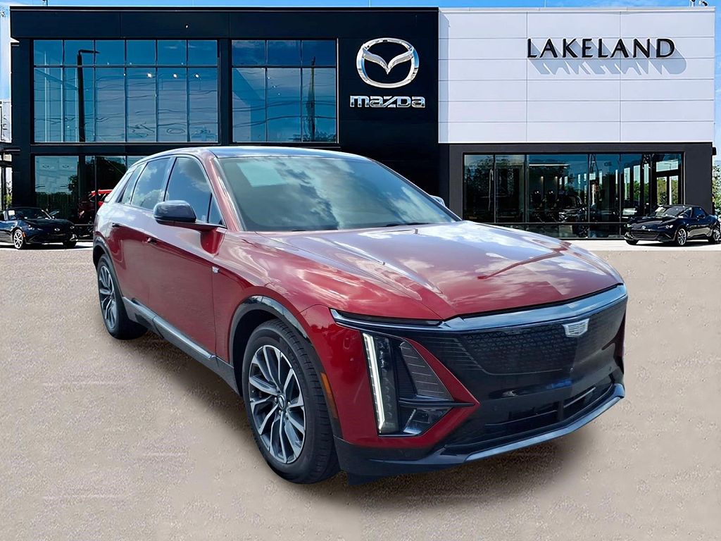 2024 Cadillac Lyriq Sport 1