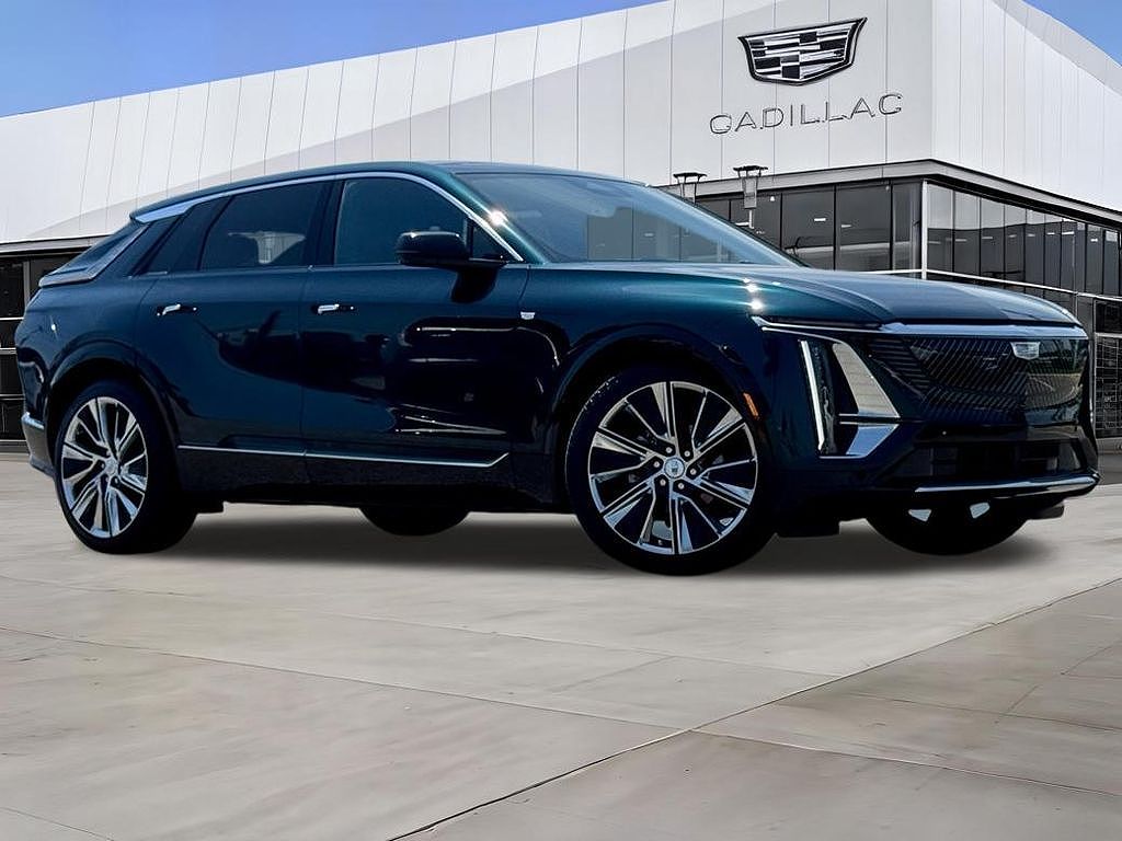 2025 Cadillac Lyriq Luxury 3