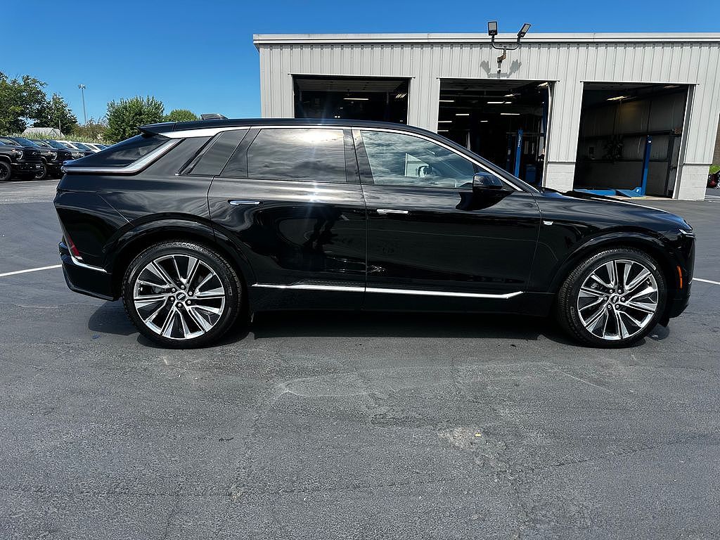 2026 CADILLAC LYRIQ Signature Luxury