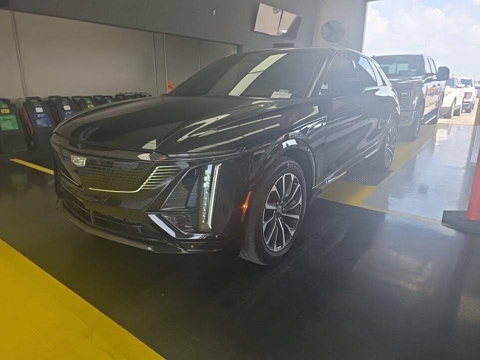 2024 Cadillac LYRIQ Sport 1