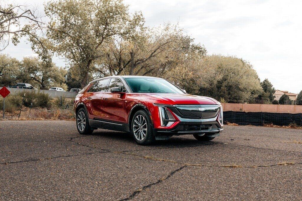 2025 Cadillac Lyriq Sport 1