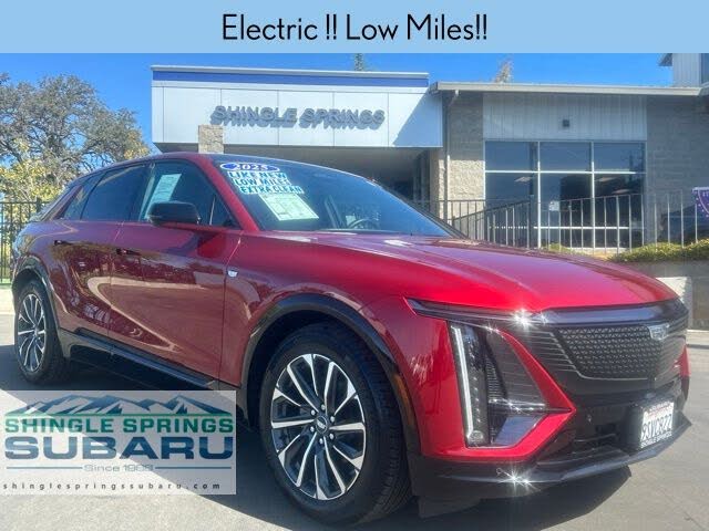 2025 Cadillac LYRIQ Sport 1