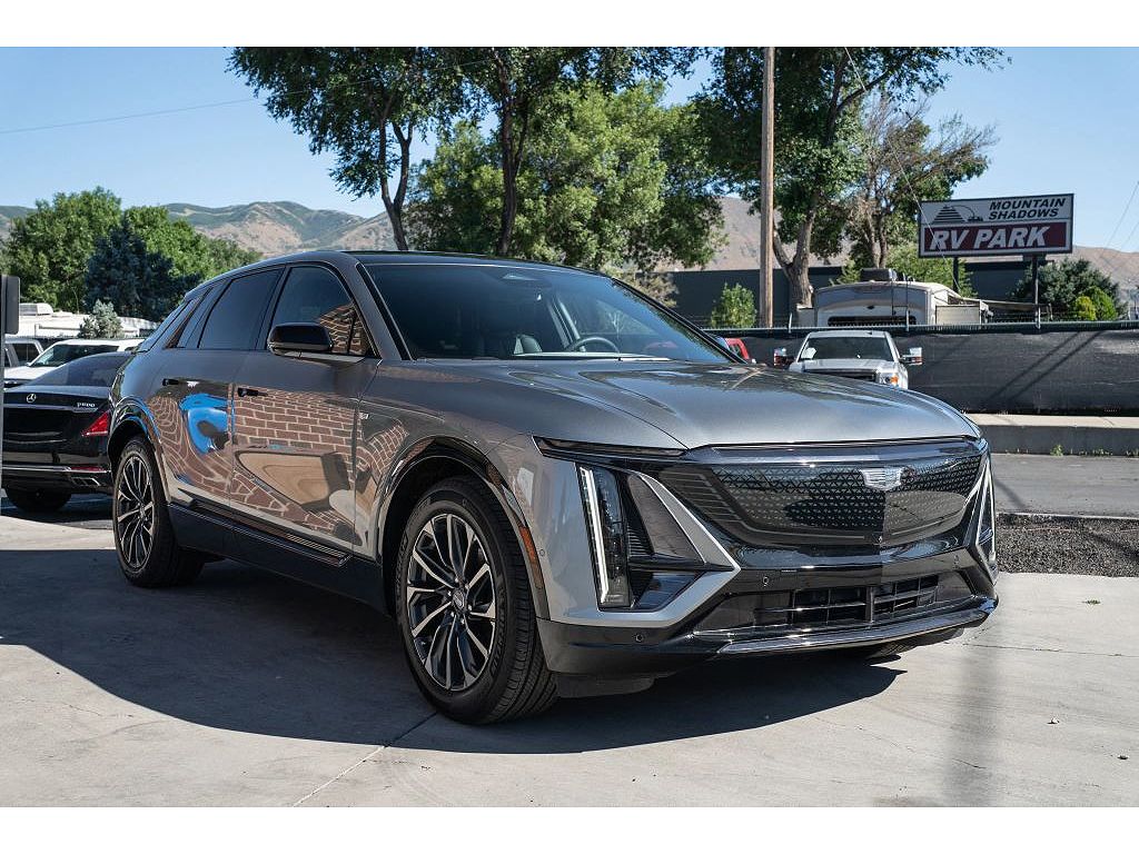2025 Cadillac Lyriq Sport 1