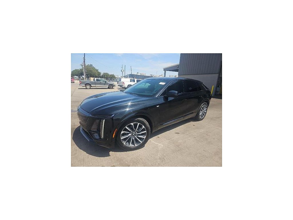 2024 Cadillac Lyriq Sport 2