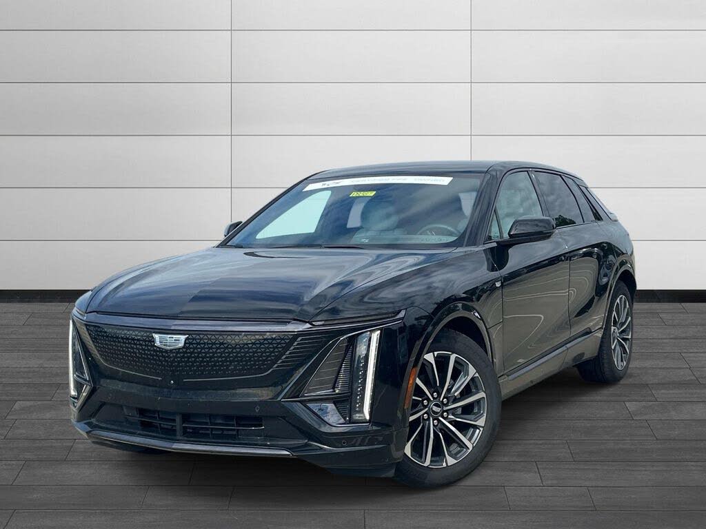 2024 Cadillac LYRIQ Sport 2