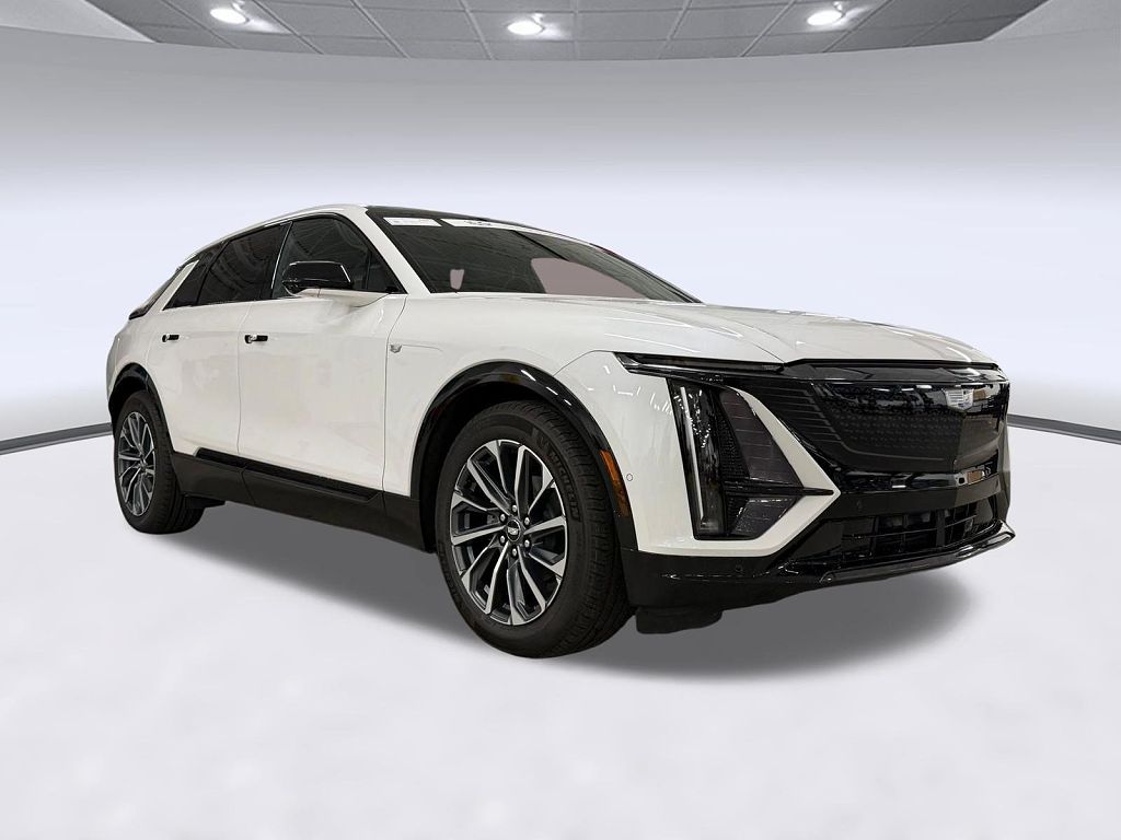 2024 Cadillac Lyriq Sport 2