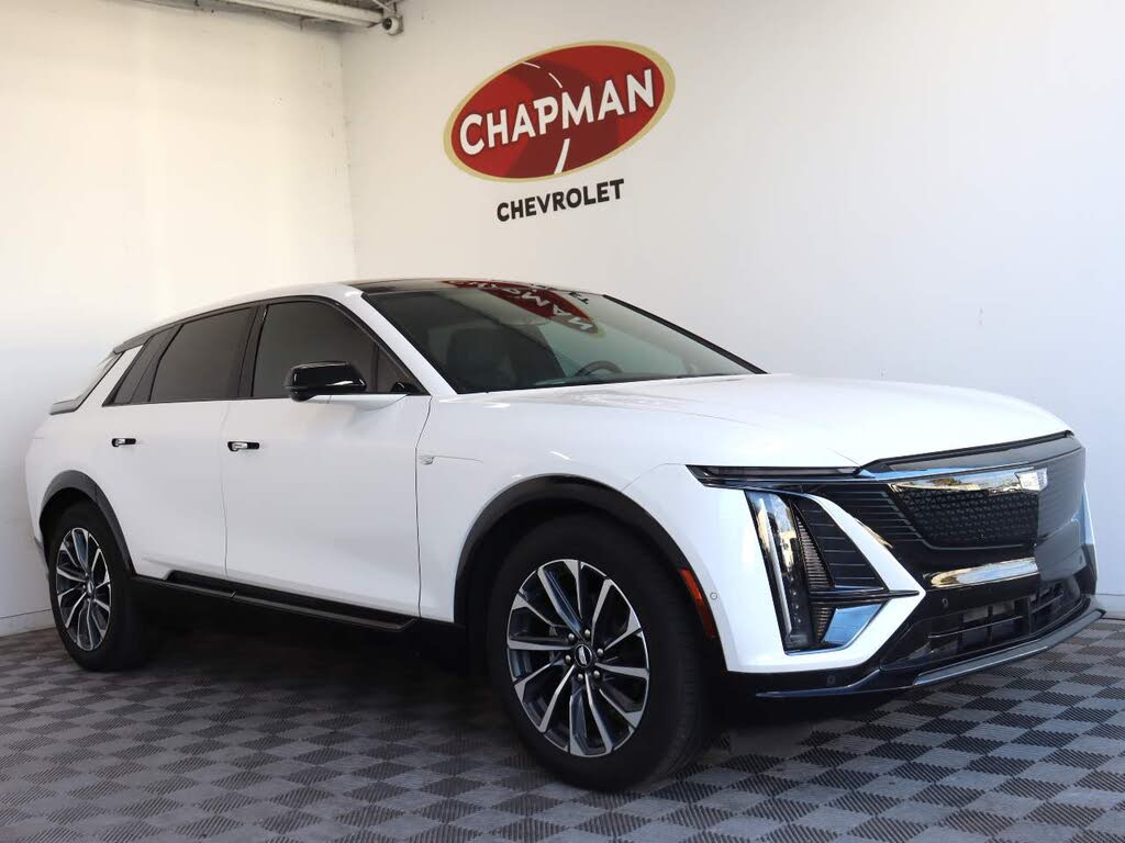 2024 Cadillac Lyriq Sport 2