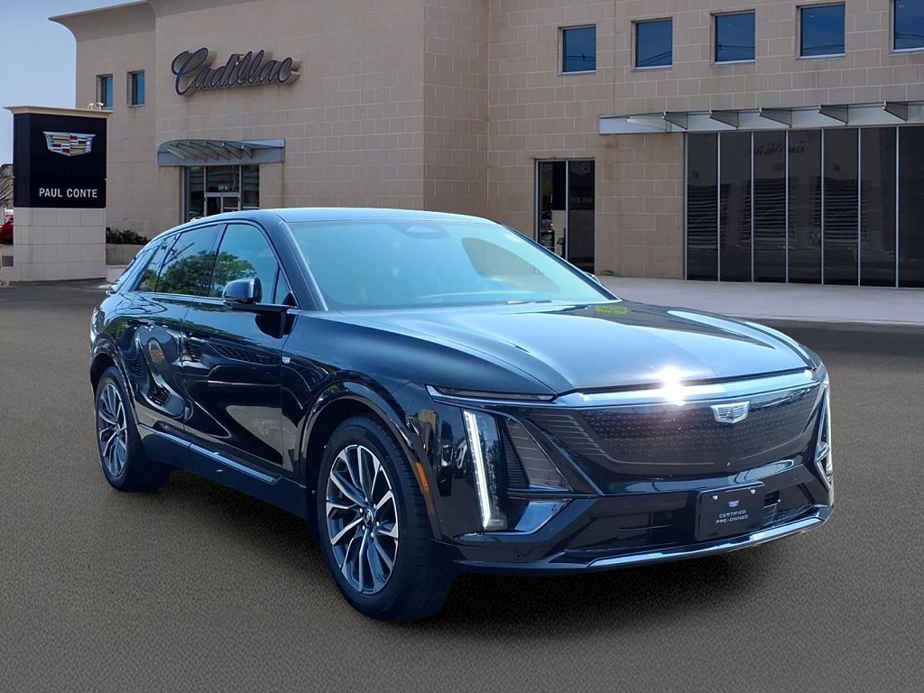 2024 Cadillac Lyriq Sport 2