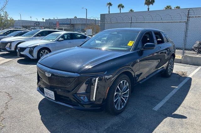 2024 Cadillac Lyriq Sport 2