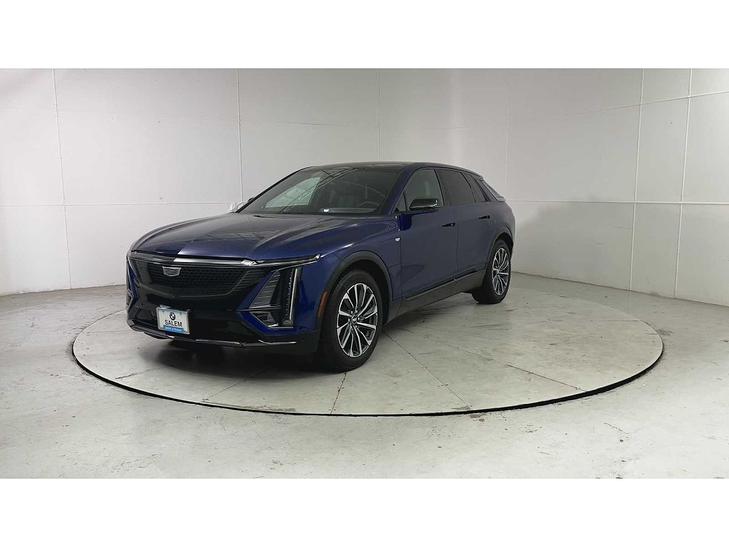 2024 Cadillac Lyriq Sport 2
