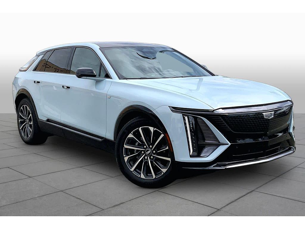 2024 Cadillac Lyriq Sport 2