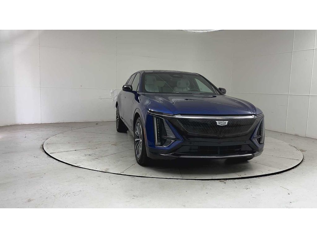2024 Cadillac Lyriq Sport 2