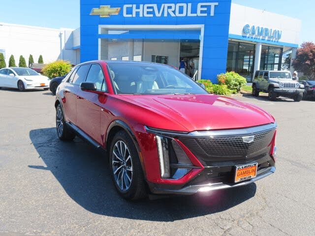 2024 Cadillac Lyriq Sport 2